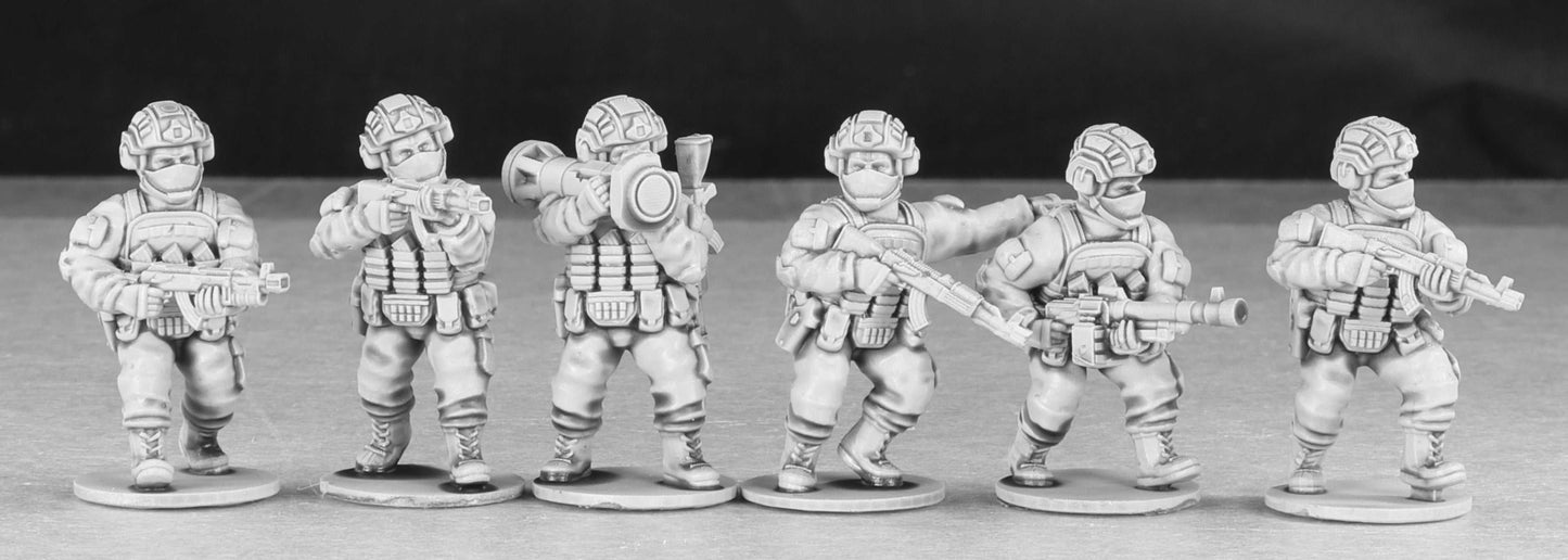 28mm Modern miniatures of unpainted Western Fighters and Ukrainian Soldiers in combat poses