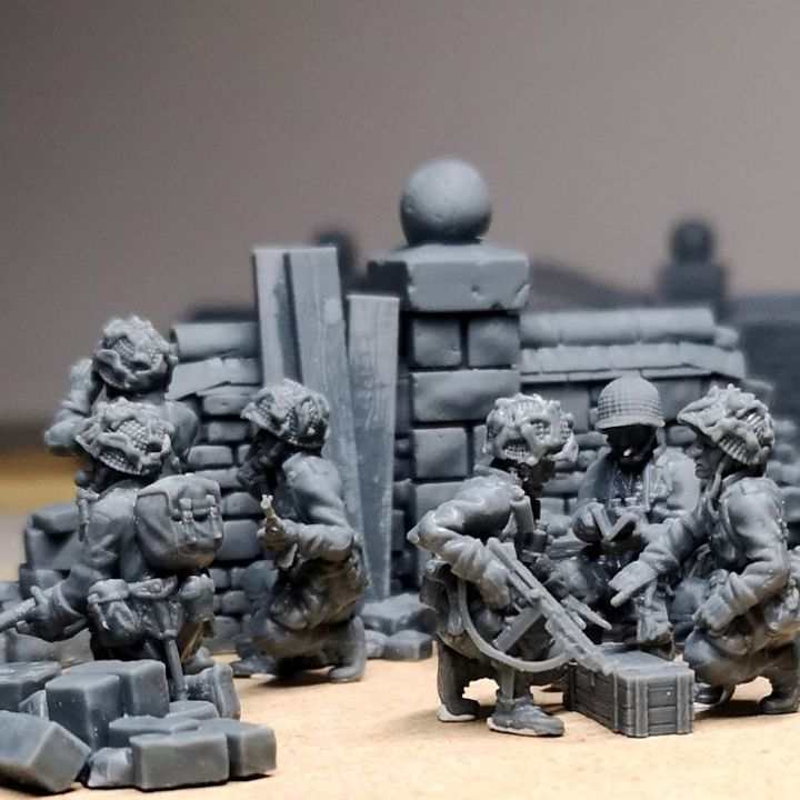 28mm WW2 US PARATROOPER COMMAND GROUP DIORAMA