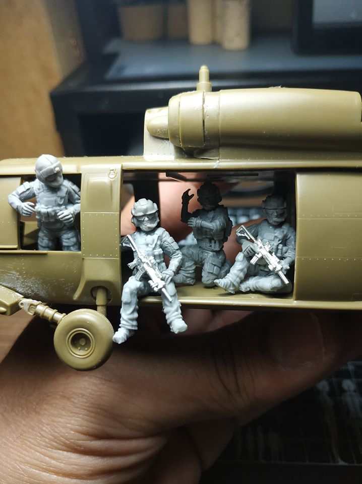 28mm Modern BlackHawk Crew