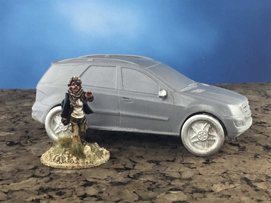 1/50 scale 28mm Modern Suv3M resin model of a popular SUV crossover unpainted and unassembled