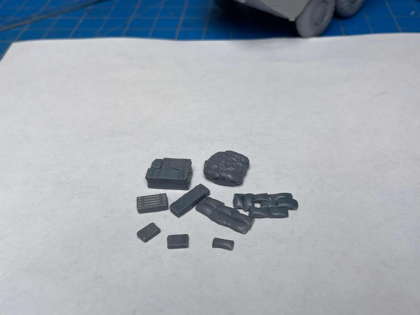 15mm scale stowage set with nine detailed accessory pieces for model customization