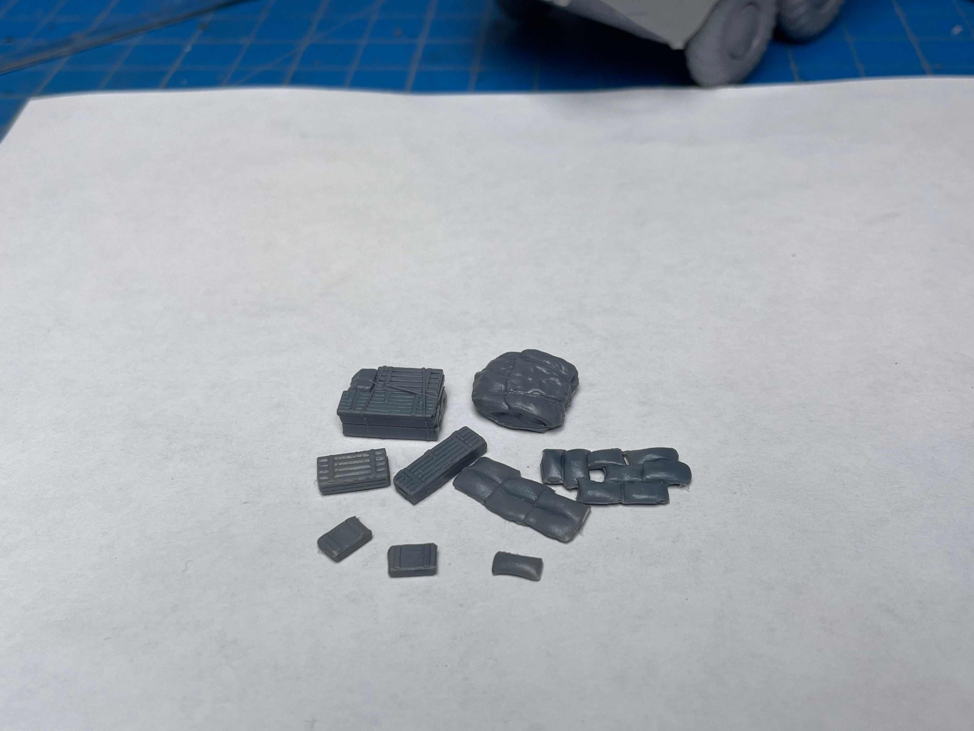 15mm scale stowage set with nine detailed accessory pieces for model customization