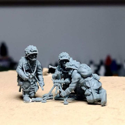 28mm WW2 US paratroopers with M2 light mortar and crew unpainted resin models for skirmish games