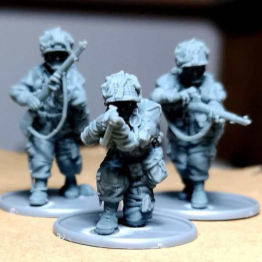 28mm WW2 US paratroopers resin miniatures set with M1 Garand rifles unpainted
