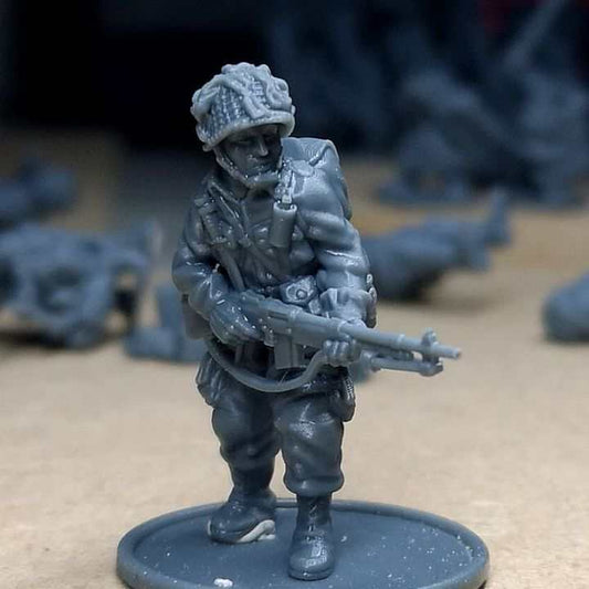 28mm WW2 US paratrooper miniature firing bar unpainted resin model for skirmish games