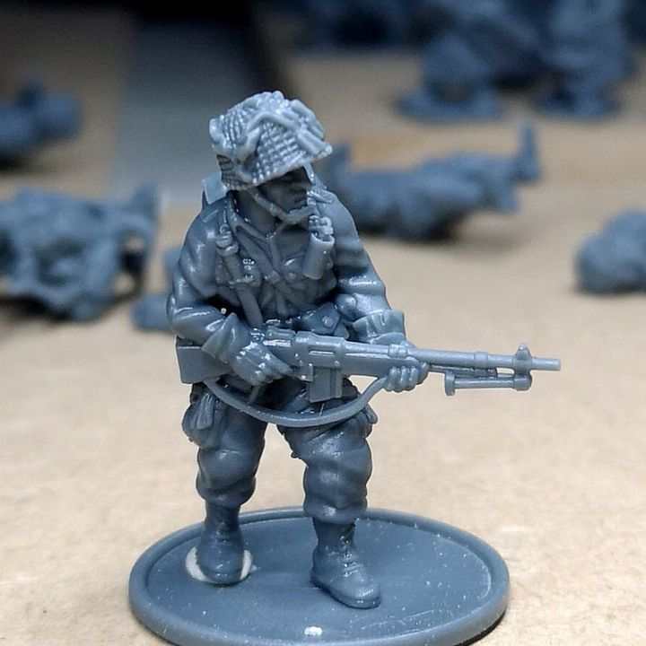 28mm WW2 US PARATROOPER FIRING BAR