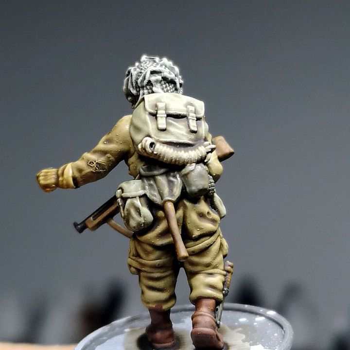 28mm WW2 US PARATROOPER OFFICER/NCO SMG and GRENADE