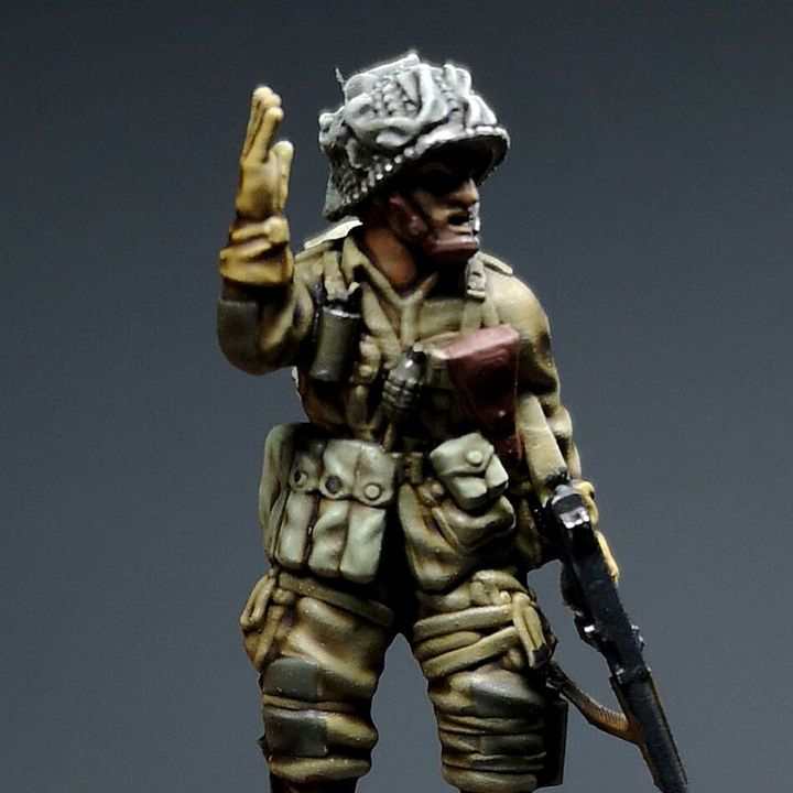 28mm WW2 US PARATROOPER OFFICER/NCO ADVANCE SIGN