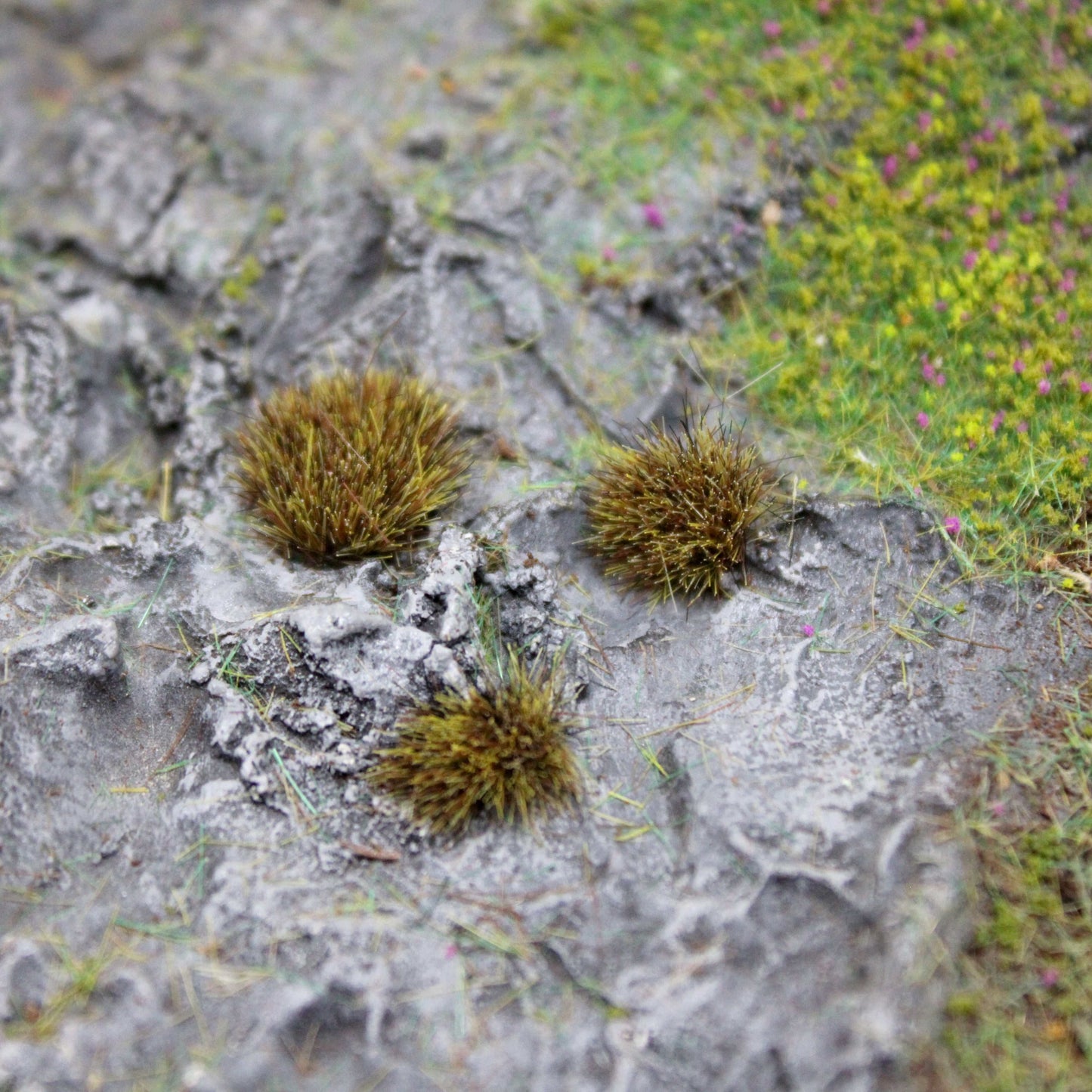 WWScenics 4mm Patchy Tufts