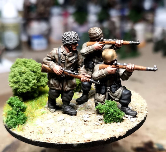 28mm WW2 German Fallschirmjager rifle team 2