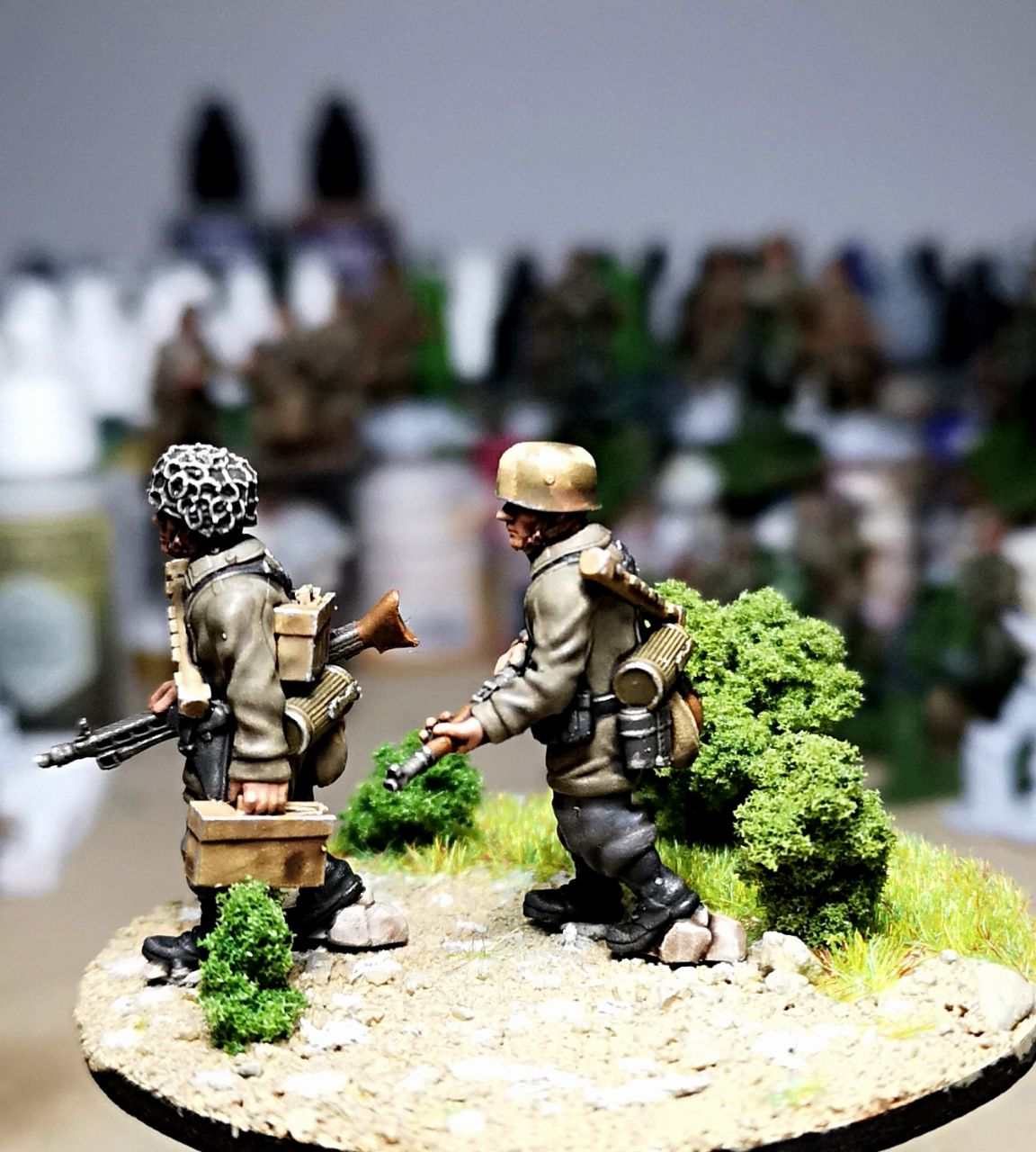 28mm German Fallschirmjager LMG 42 Team 2