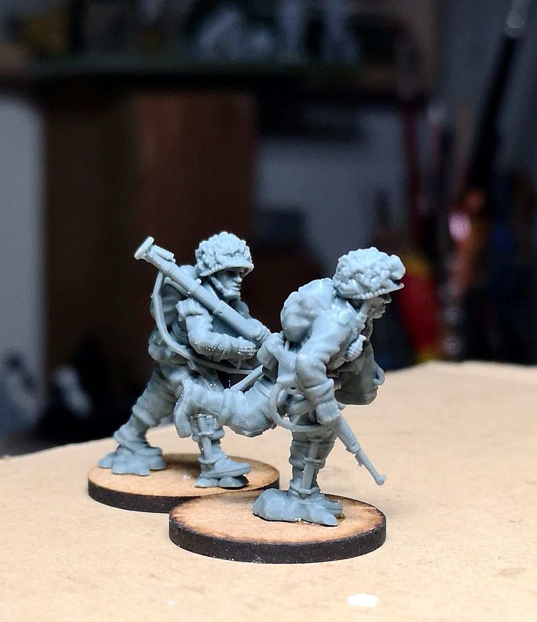 28mm WW2 US Paratroopers Bazooka Team Moving
