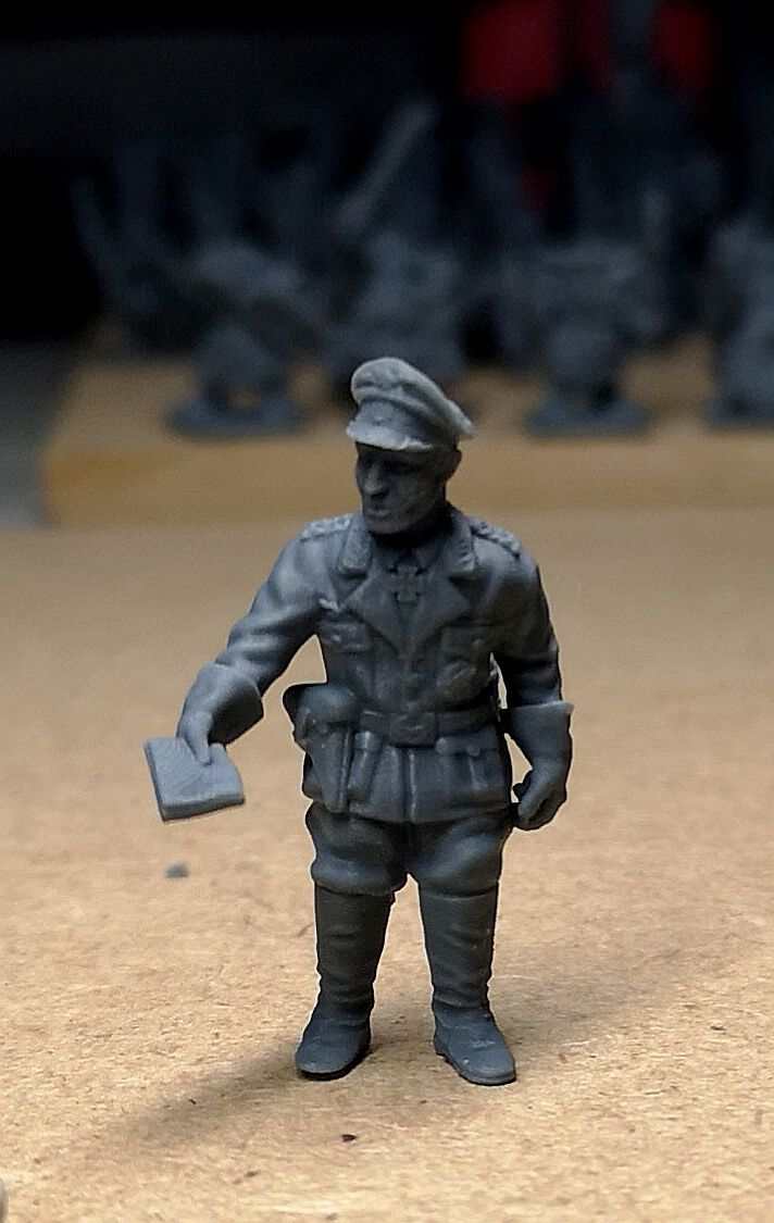 28mm WW2 German Paratrooper Officer Set