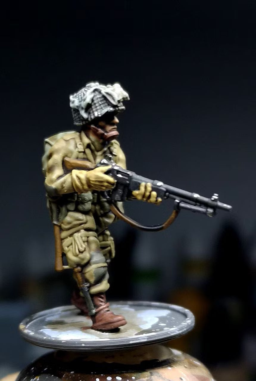 28mm WW2 US PARATROOPER WITH BAR