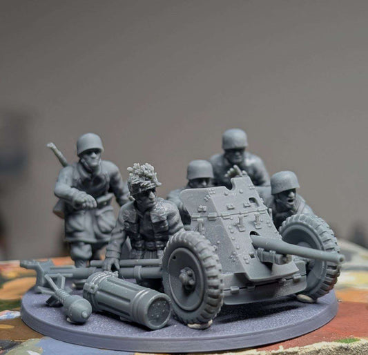28mm WW2 Fallschirmjager resin miniatures with PaK36 artillery and ammo crates unpainted