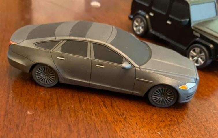 28mm Modern Taguar Luxury Car